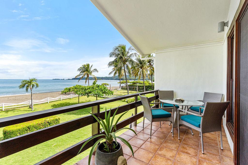 1 Bedroom Beachfront Condo 10 for Sale, Pacific Beach, Playa Potrero, Flamingo, Guanacaste, Costa Rica — photo 1