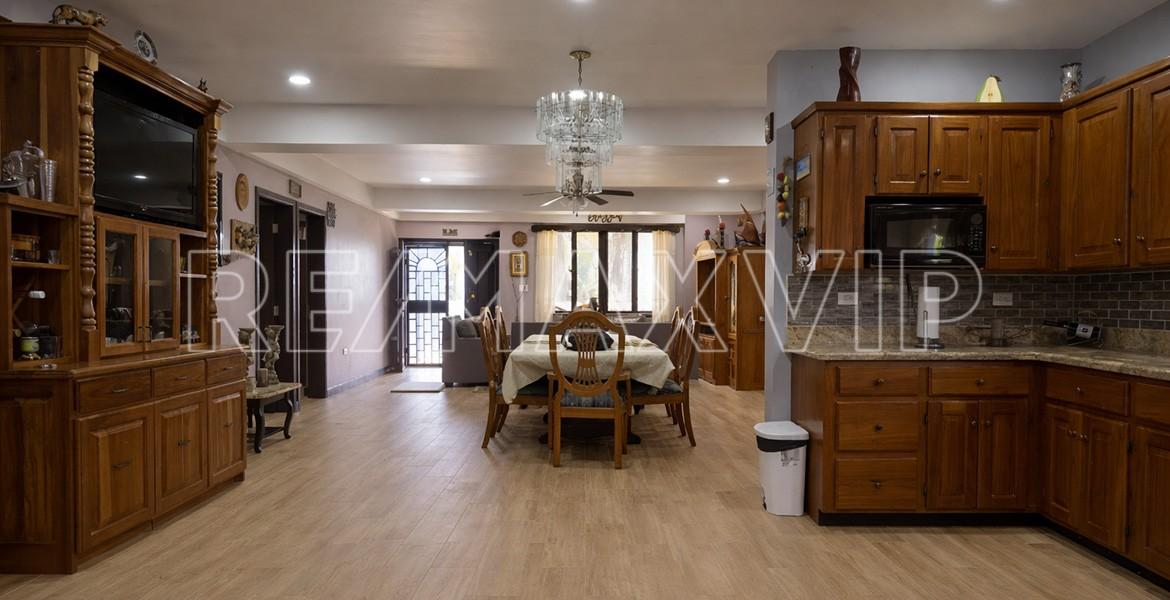 Stunning Coastal 10 Bedroom Retreat with Ocean Views — photo 3