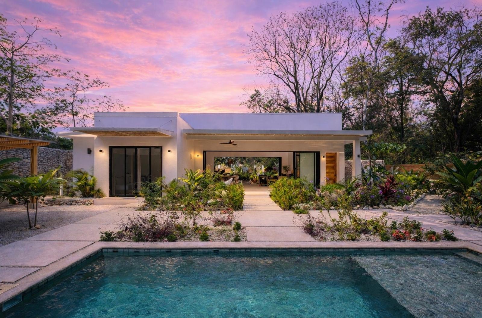 3 Bedroom Modern Villa for Sale, Santa Teresa, Puntarenas, Costa Rica — photo 2