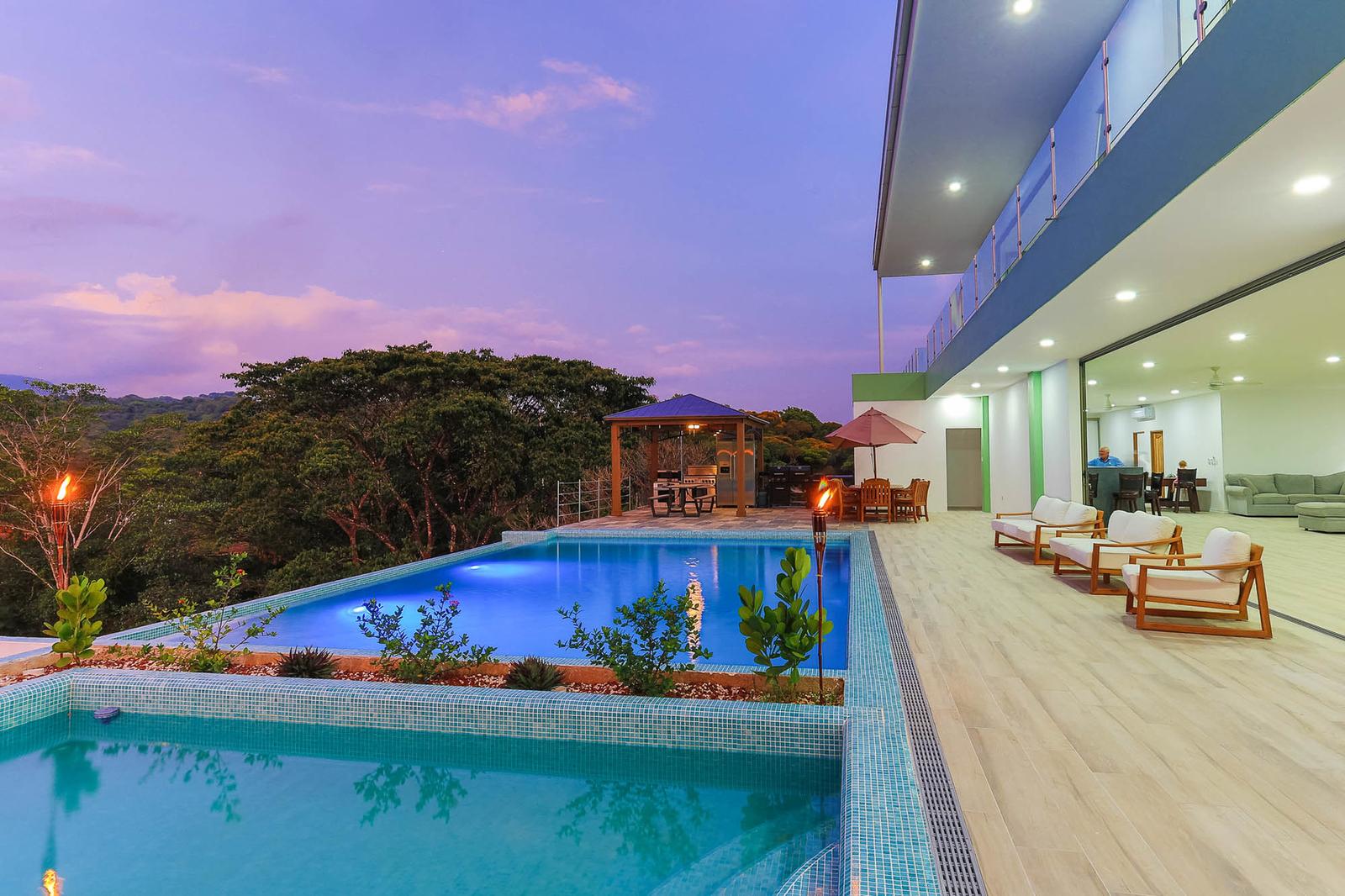 7 Bedroom Luxury Estate for Sale, Quepos, Puntarenas, Costa Rica — photo 1