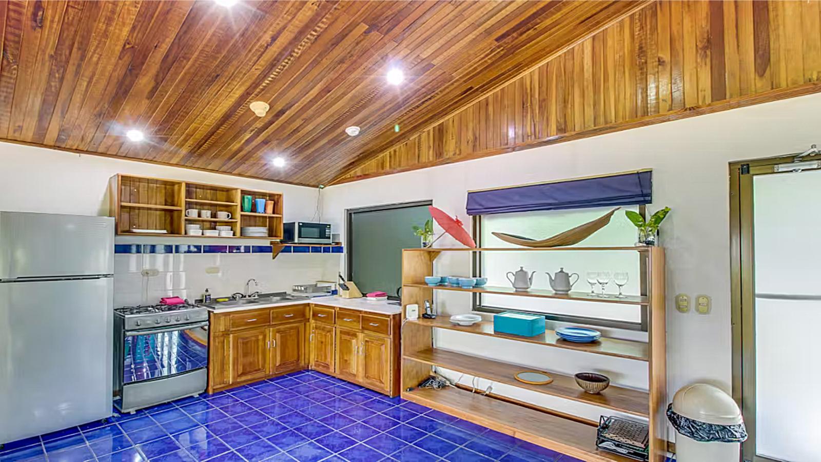 7 Bedroom Home for Sale, Pacific Canyon Drive, Manuel Antonio, Puntarenas, Costa Rica — photo 5
