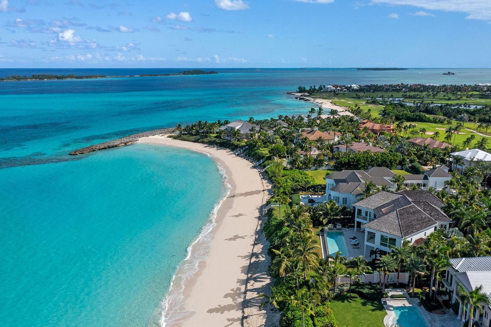 7 Bedroom Single Family Home/House for Sale on Paradise Island — photo 3