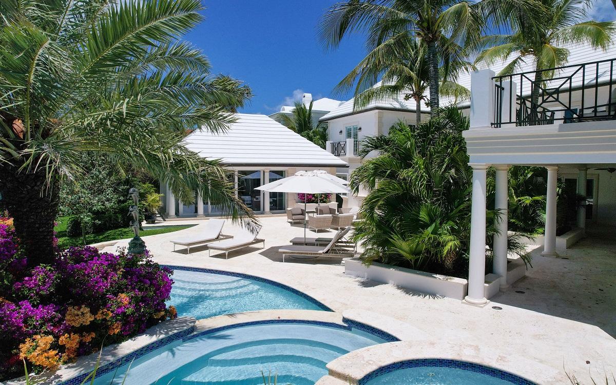 4-bedroom house in Ocean Club Estates, Paradise Island — photo 2
