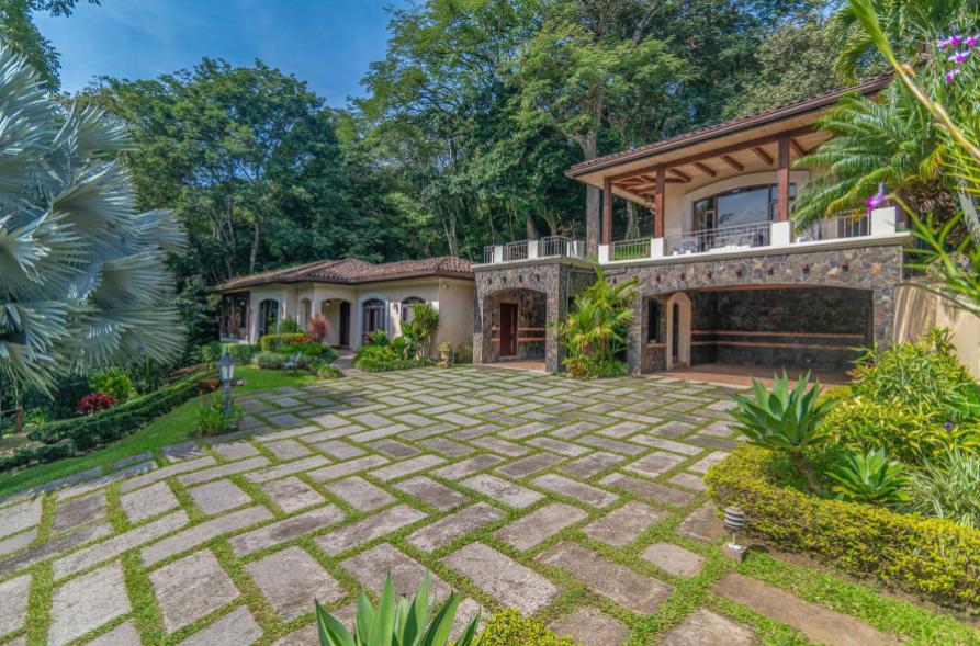 7 Bedroom Estate in Ciudad Colon — photo 1