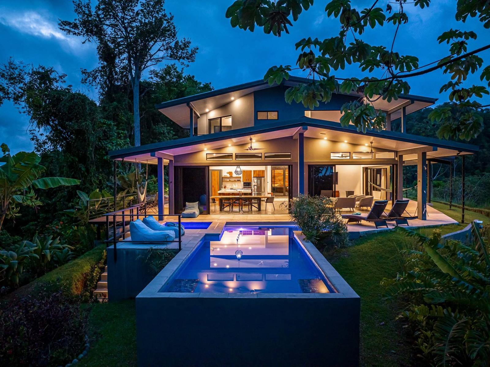 4 Bedroom Ocean-View Home for Sale, Portalon, Manuel Antonio, Puntarenas, Costa Rica — photo 1