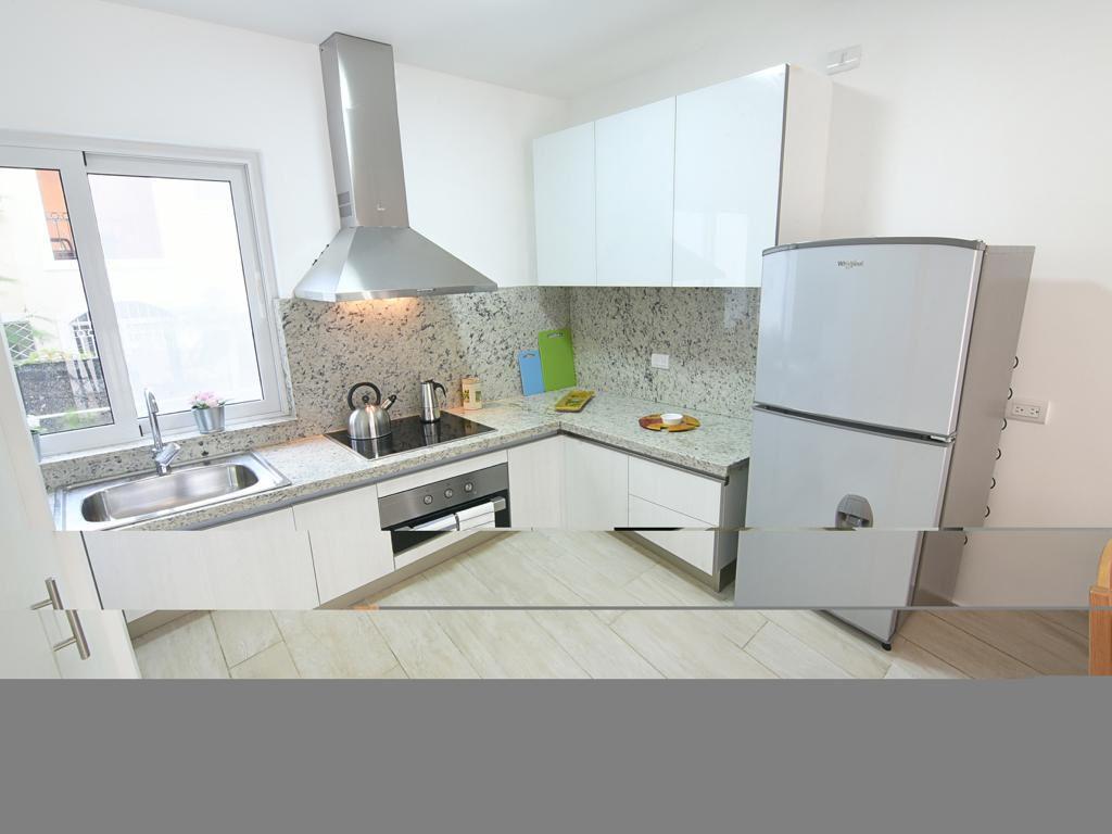 1-bedroom Apartment Walking Distance And Investment Potential In — photo 2