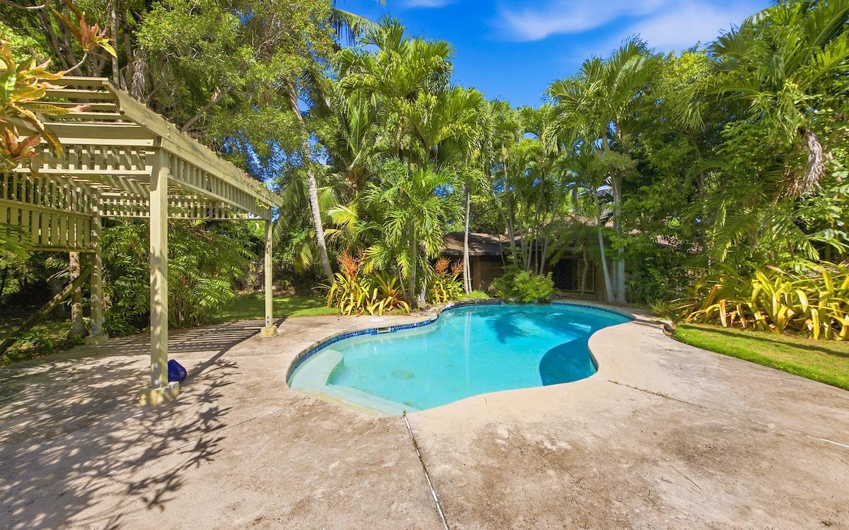 6 Bedroom Property for Sale, Skyline Heights, New Providence, Bahamas — photo 1
