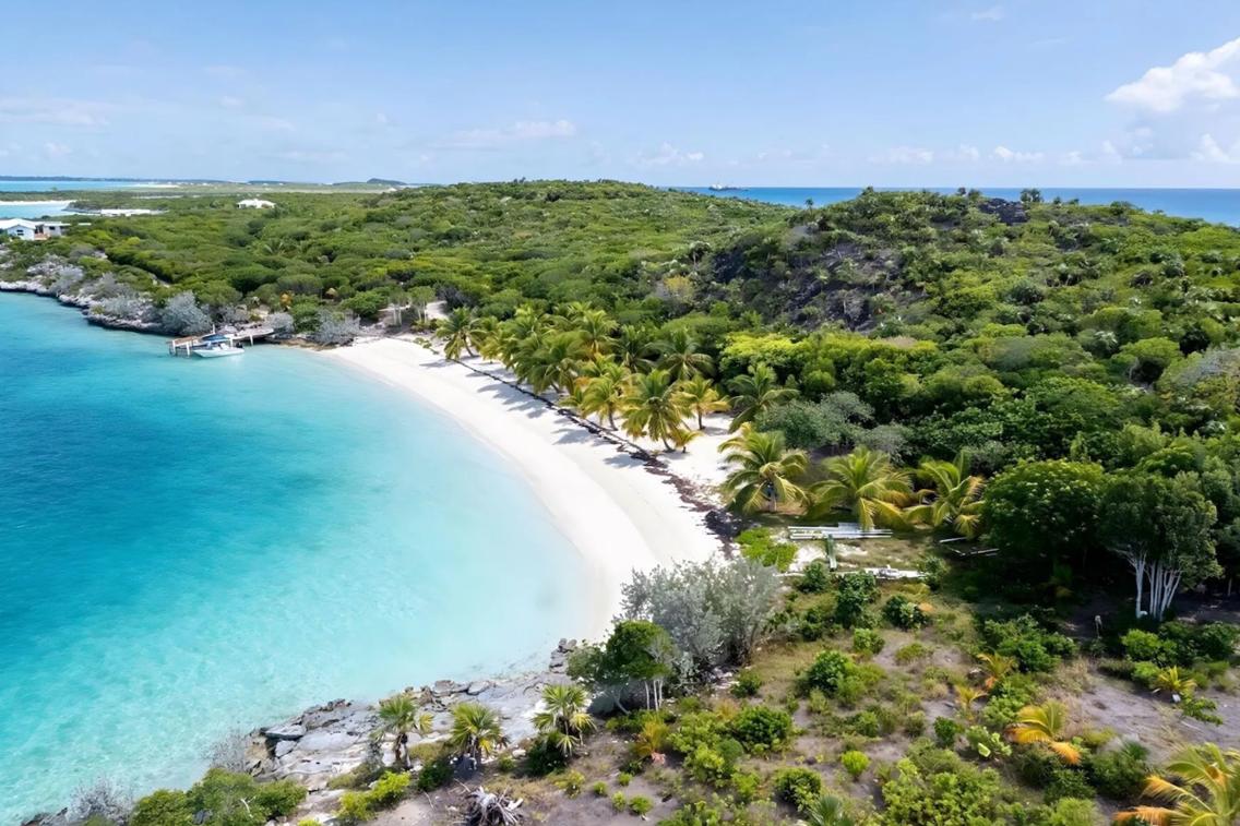 25-acre land plot in Elizabeth Island, Exuma — photo 2