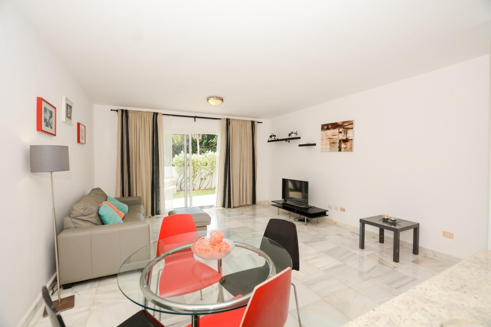 1 bedroom property for sale — photo 3