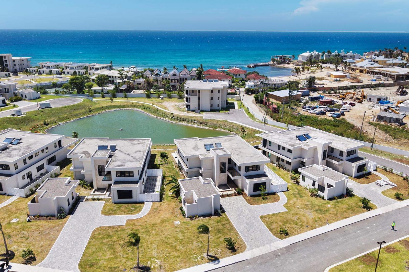 New 5 Bedroom Luxury Beachfront Villa 22 for Sale, Runaway Bay, Jamaica — photo 1