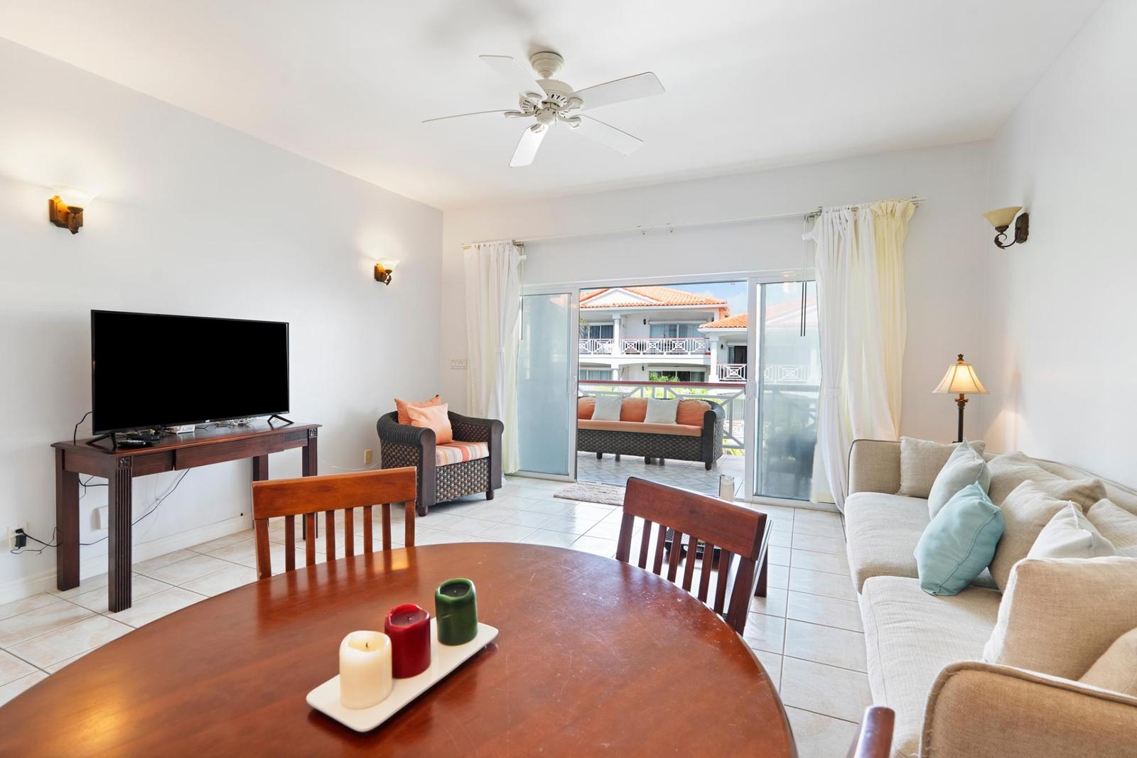Queen Angel Resort Penthouse Studio Condo with Ocean & Marina Views — photo 5