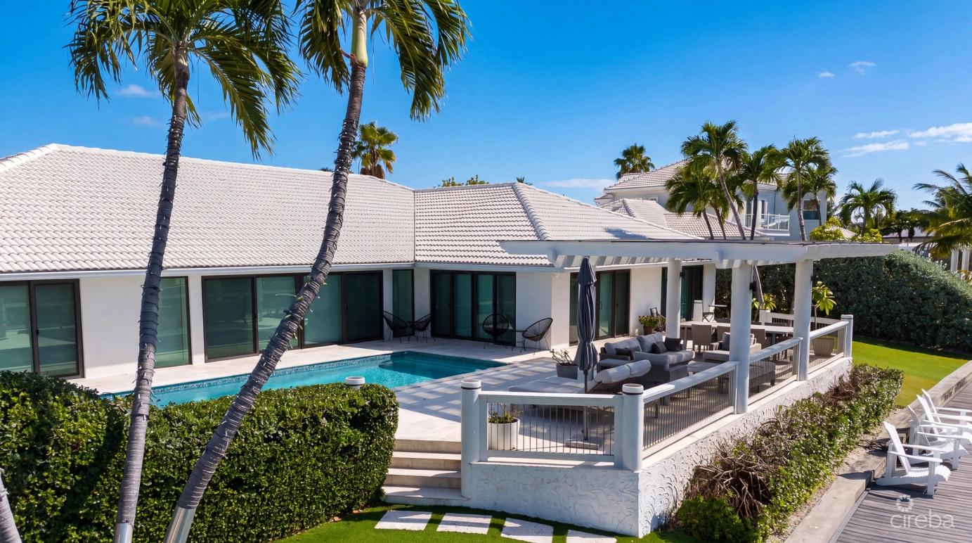 5 bedroom property for sale — Nelson Quay - Governors Harbour in the Cayman Islands — photo 2