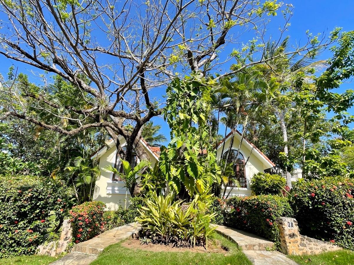 Fully Furnished Caribbean Villa with Private Pool – Excellent Value & Renovation Potential — photo 5