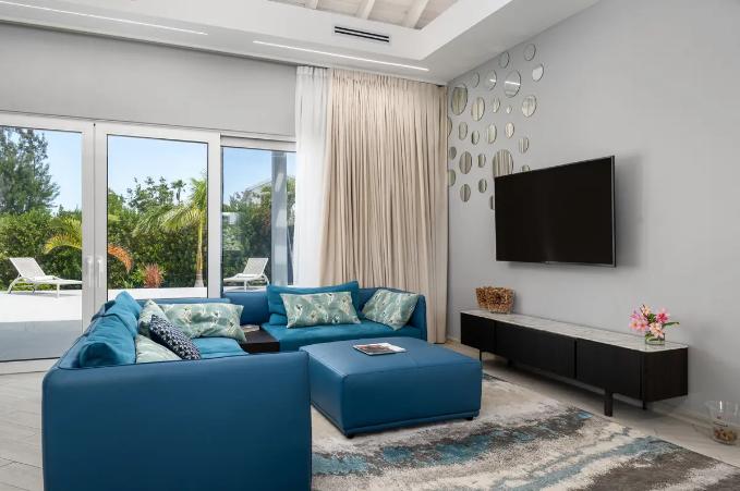 New Luxury Grace Bay 3BR Coral Villa — photo 5