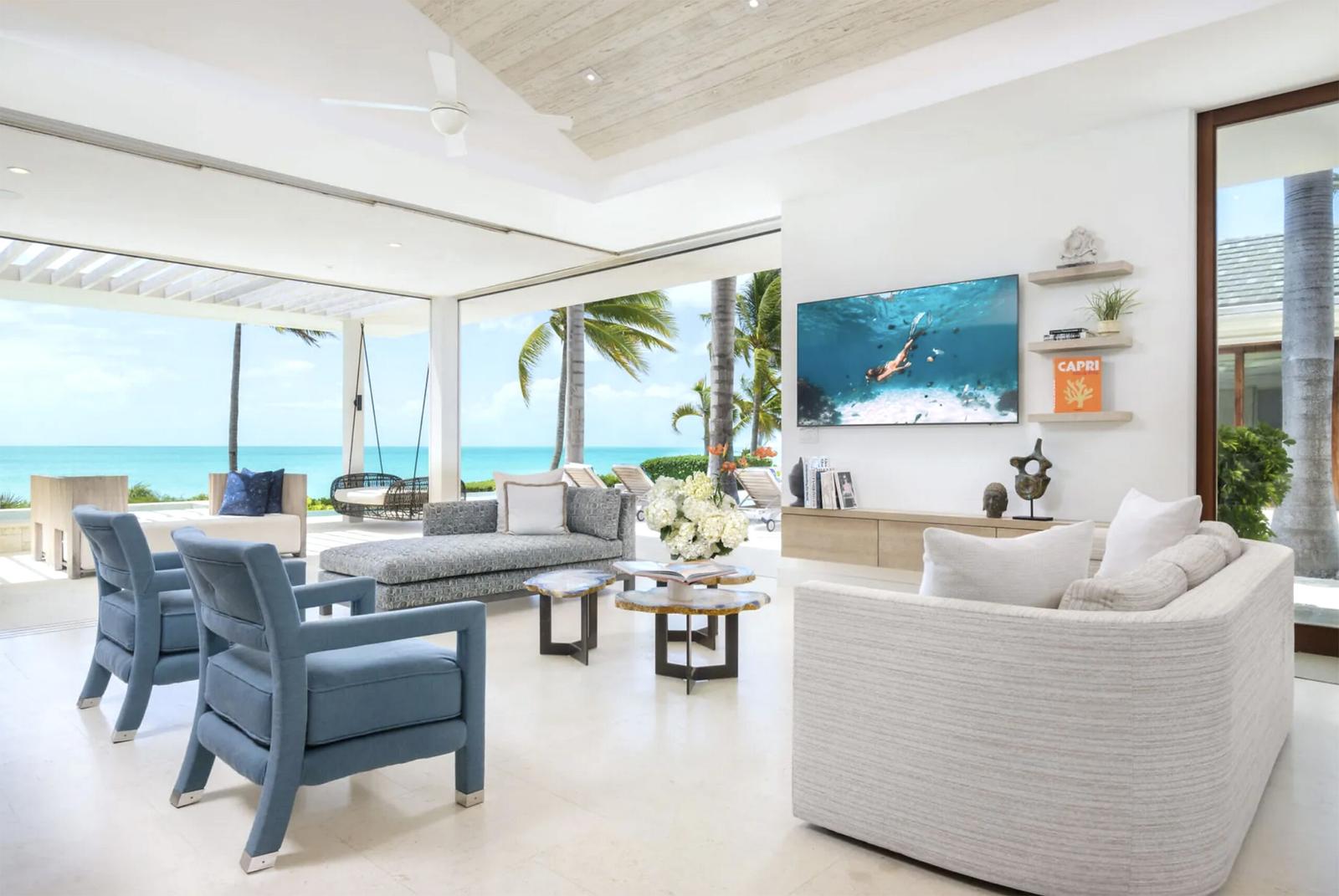 La Dolce Vita, 9-bedroom villa in Grace Bay, Providenciales — photo 4