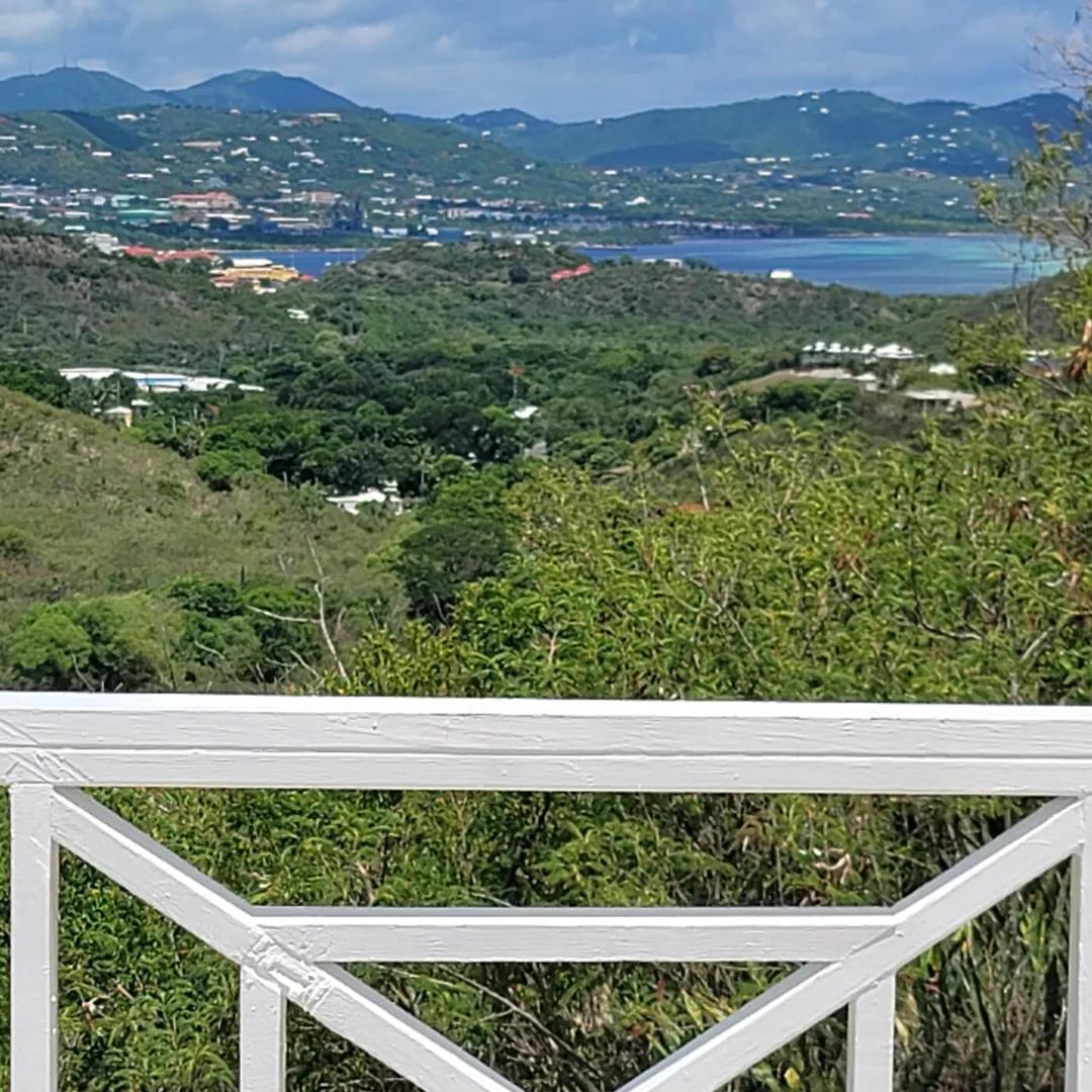 3 Bedroom 1 Bathroom Villa in Christiansted — photo 3