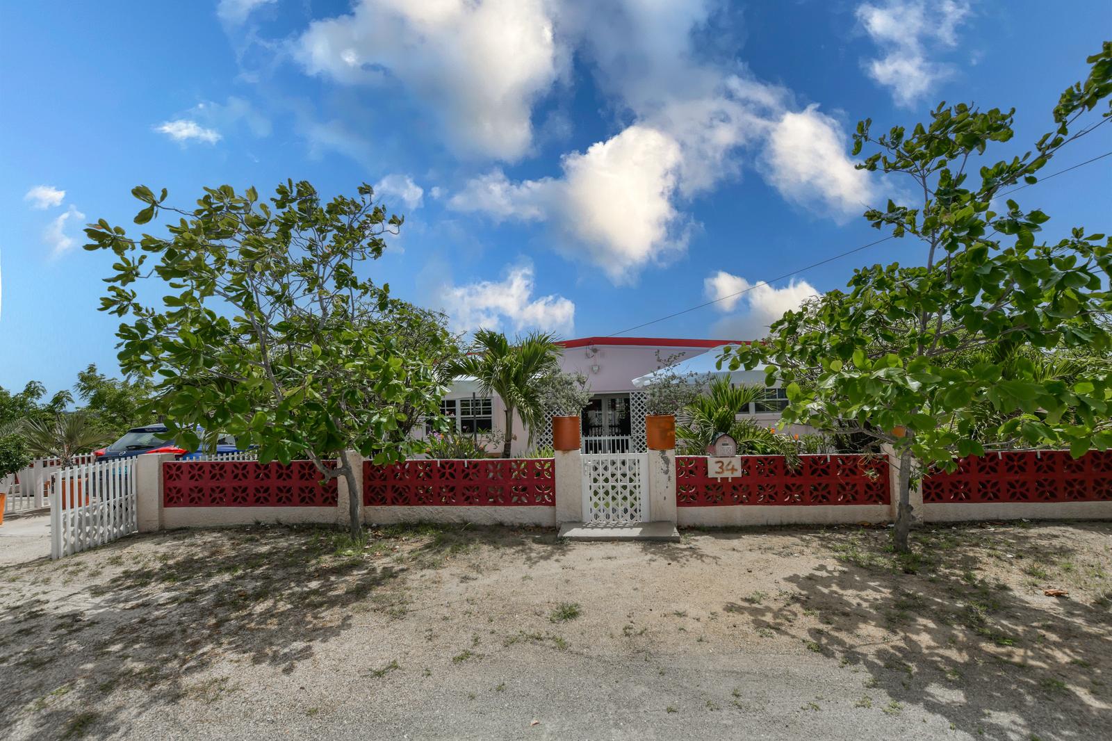 4 Bedroom Single Family Home/House for Sale in Santa Cruz, Aruba — photo 2