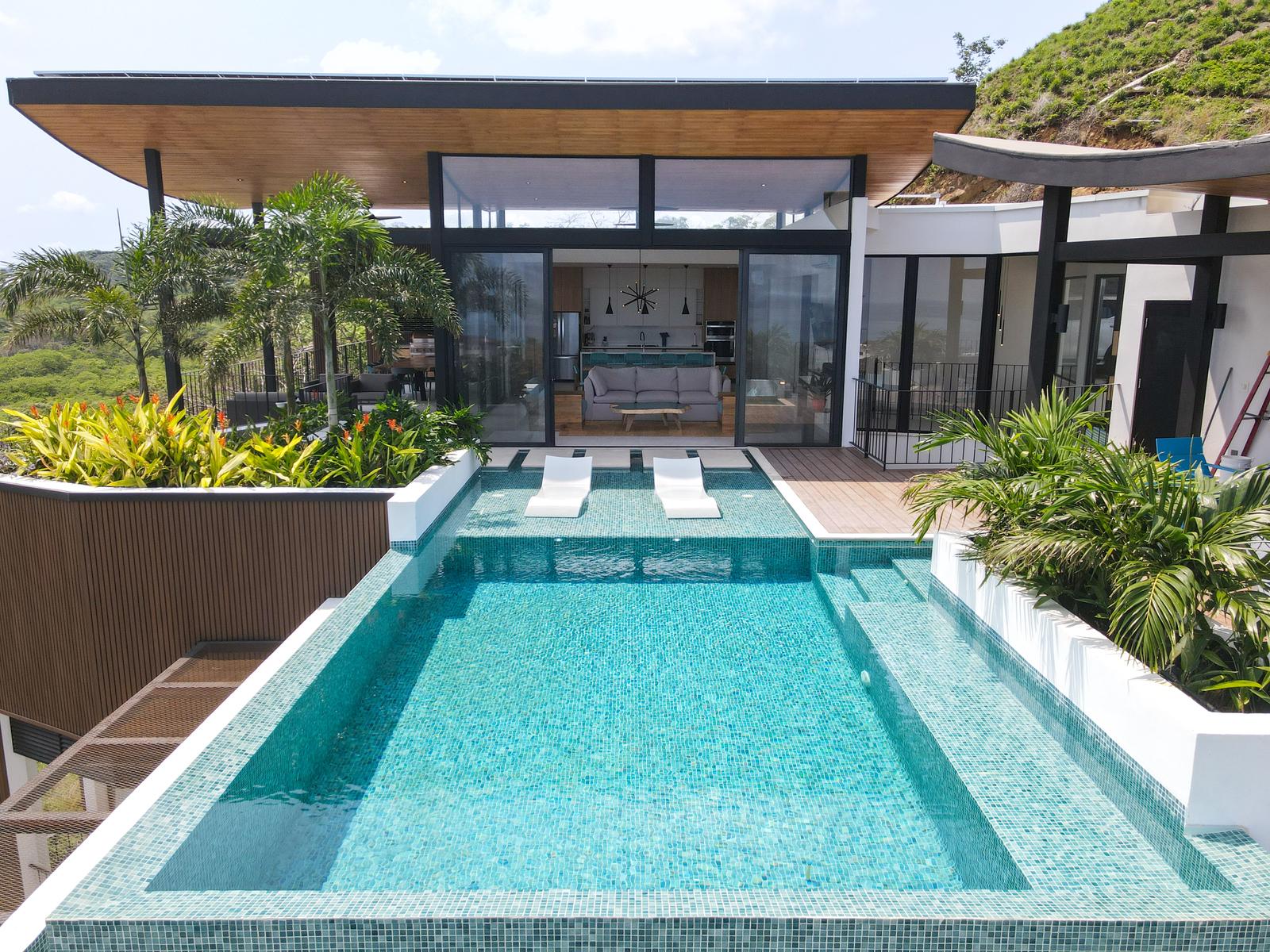 5 Bedroom Luxury Home for Sale in Senderos, Tamarindo — photo 1