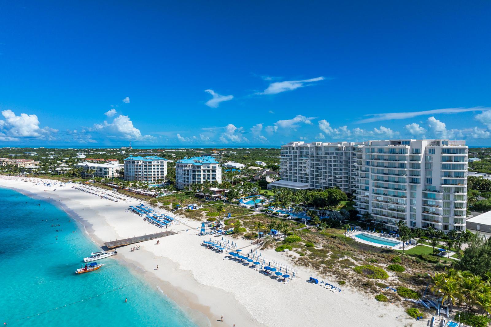 3-bedroom penthouse in The Ritz‑Carlton Residences, Grace Bay, Providenciales, Turks and Caicos Islands — photo 4