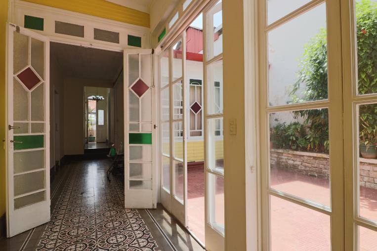 Barrio Amón 6BR Classic-Style House — photo 1