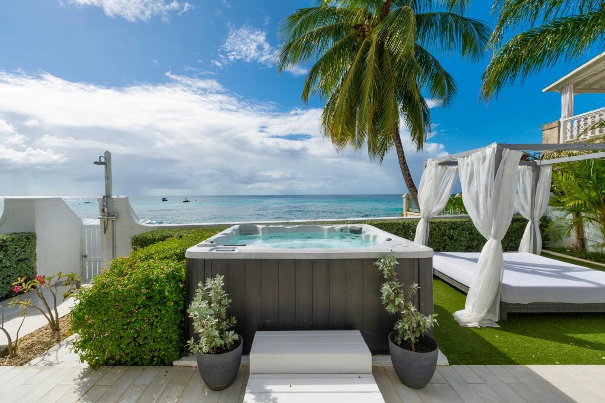 5-bedroom beachfront villa in Reeds Bay, Holetown — photo 2