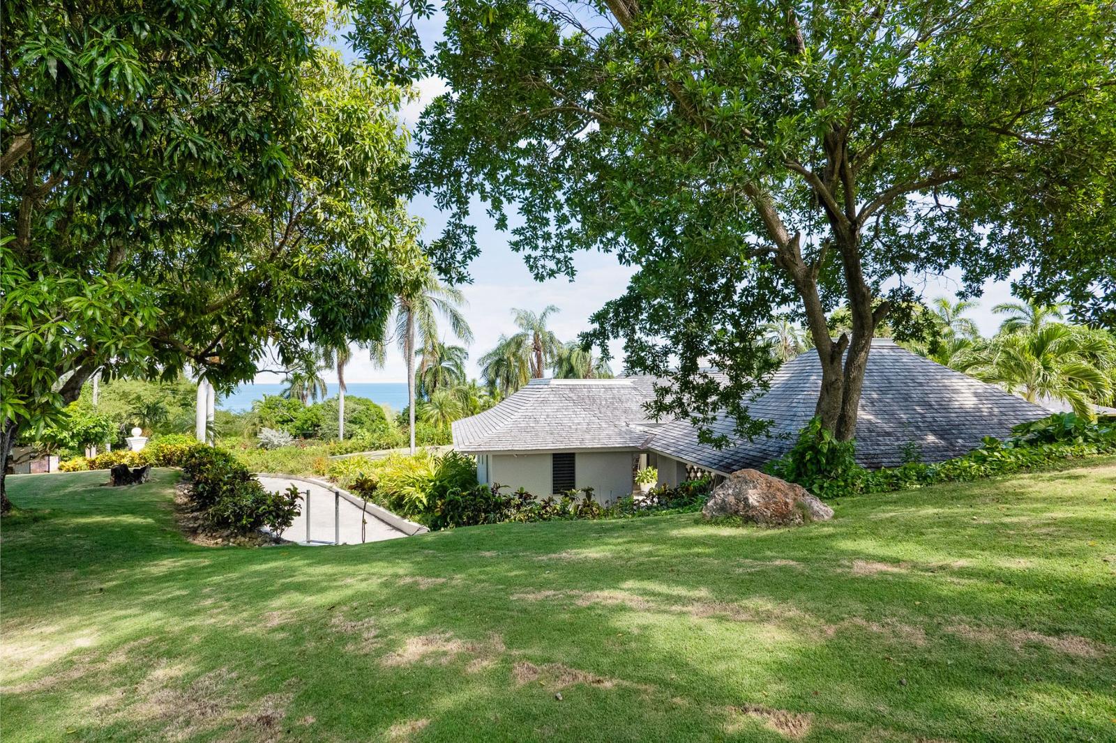 4 Bedroom Luxury Villa for Sale, Pimento Way, Spring Farm Estates, Saint James, Jamaica — photo 4
