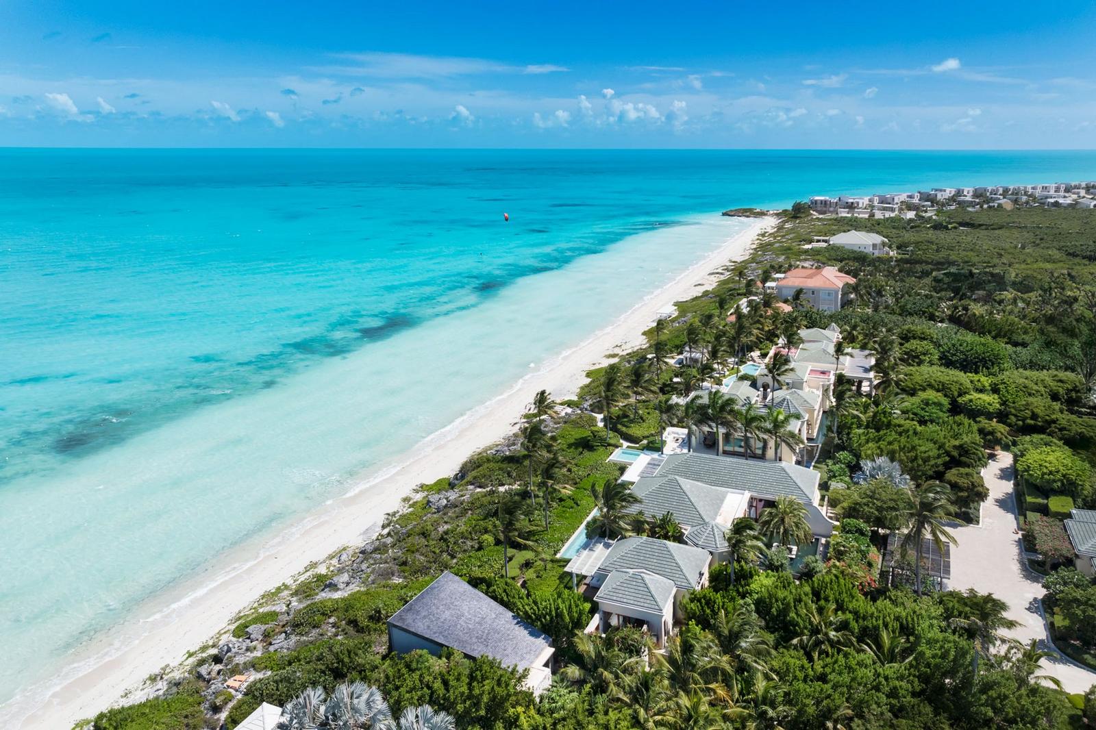 9 Bedroom Luxury Beachfront Estate for Sale, Long Bay, Providenciales, Turks & Caicos — photo 3