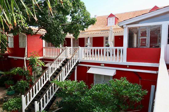 Huize Batavia historic building for sale in Otrobanda — photo 2