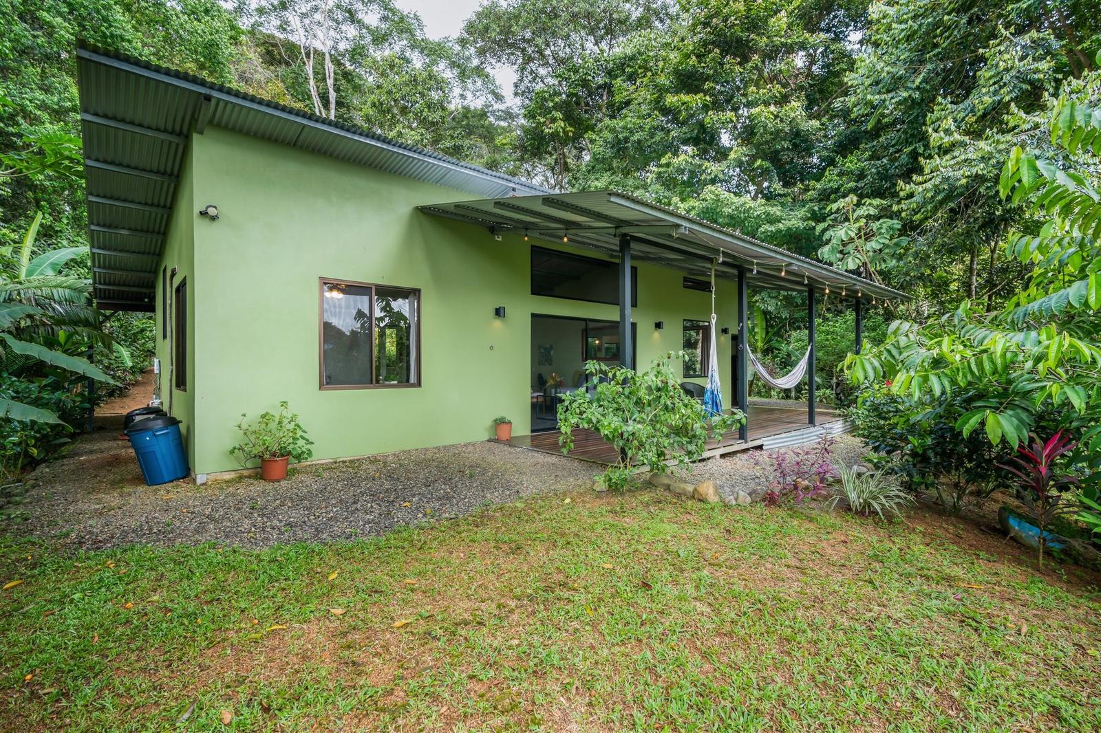 11-Acre Vacation Rental Property for Sale, Lagunas, Dominical, Puntarenas, Costa Rica — photo 1