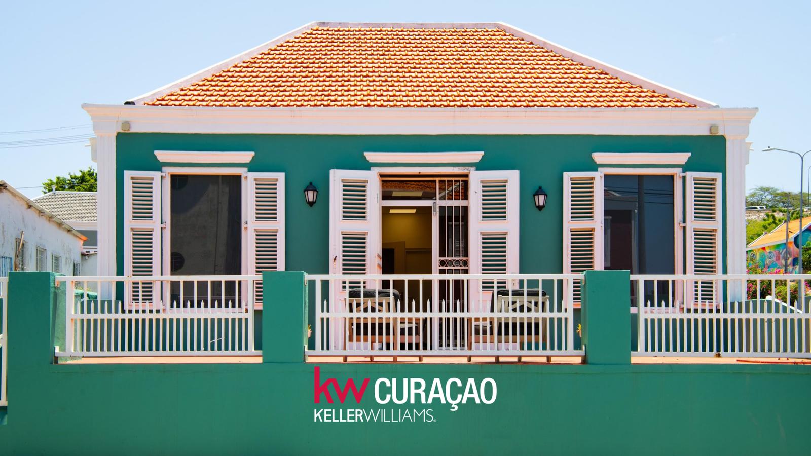 Beautiful Monument with Commercial Spaces in Otrobanda, Curaçao — photo 1