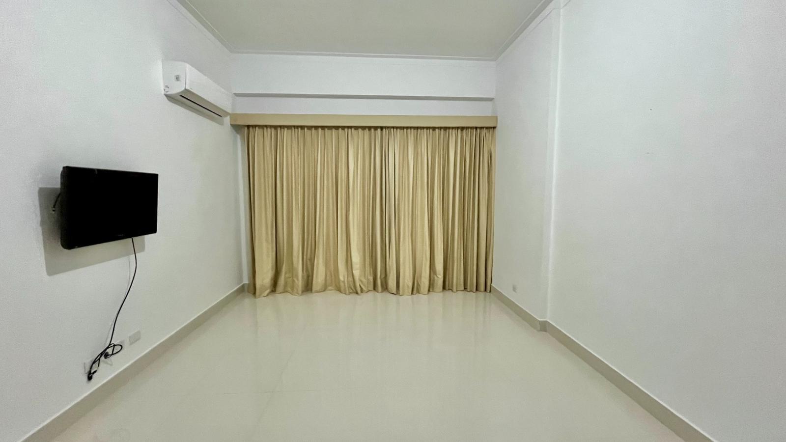 Spacious 3-bedroom Apartment For Sale In La Esperilla Santo Domingo — photo 2