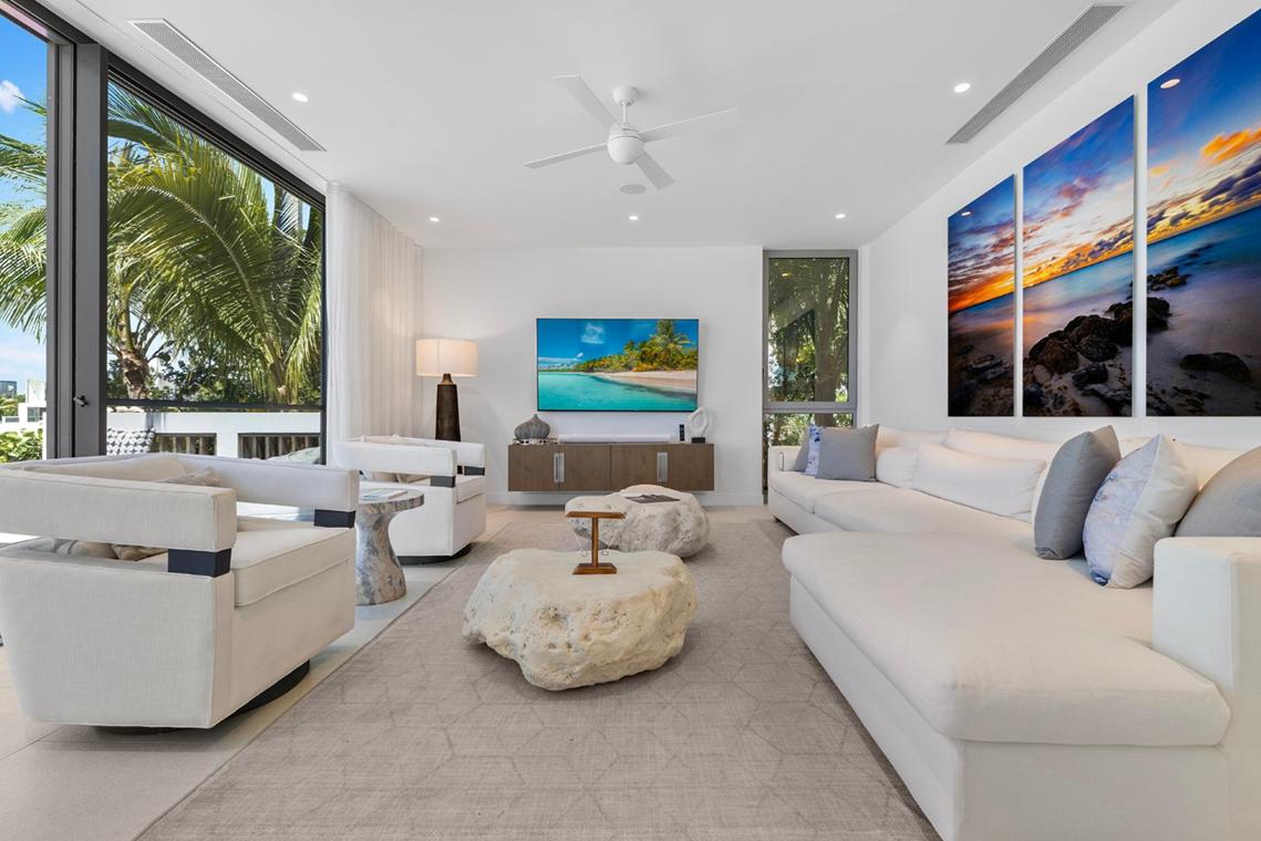 Lagoon Beach Villa 4 At South Bank — photo 5