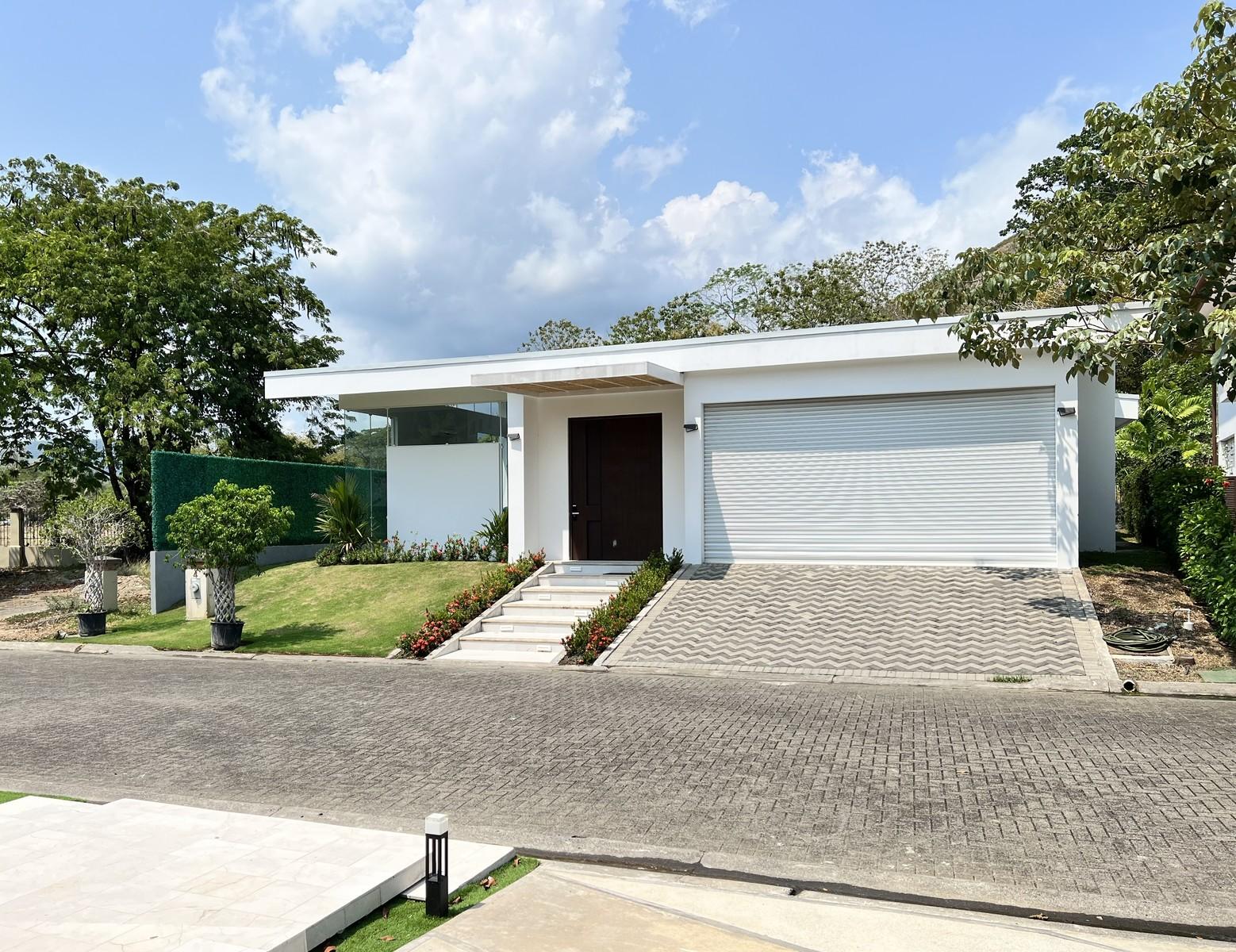 New 4 Bedroom Home for Sale, La Estancia, Herradura, Puntarenas, Costa Rica — photo 2