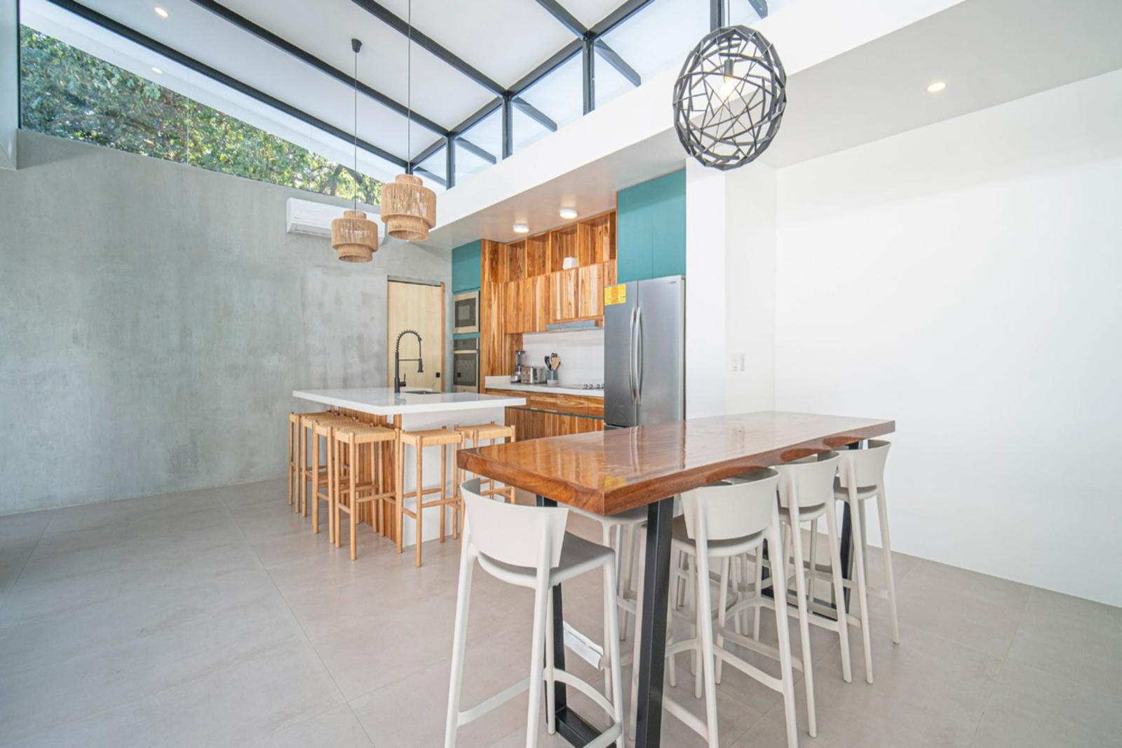 4 Bedroom Home for Sale, Surfside, Playa Potrero, Flamingo, Guanacaste, Costa Rica — photo 5
