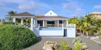 3 bedroom villa in Blue Bay with panoramic golf course views — photo 2