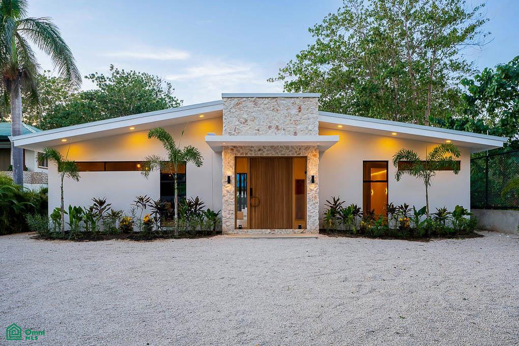 3-bedroom home in Playa Avellanas — photo 1