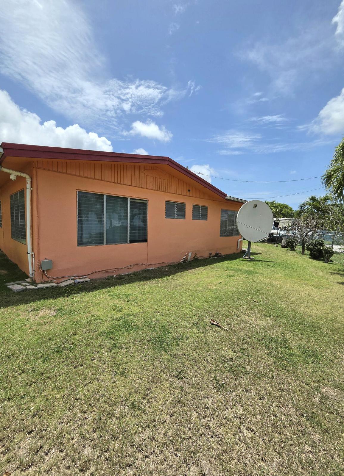 392 Strawberry Hill Qu — photo 3