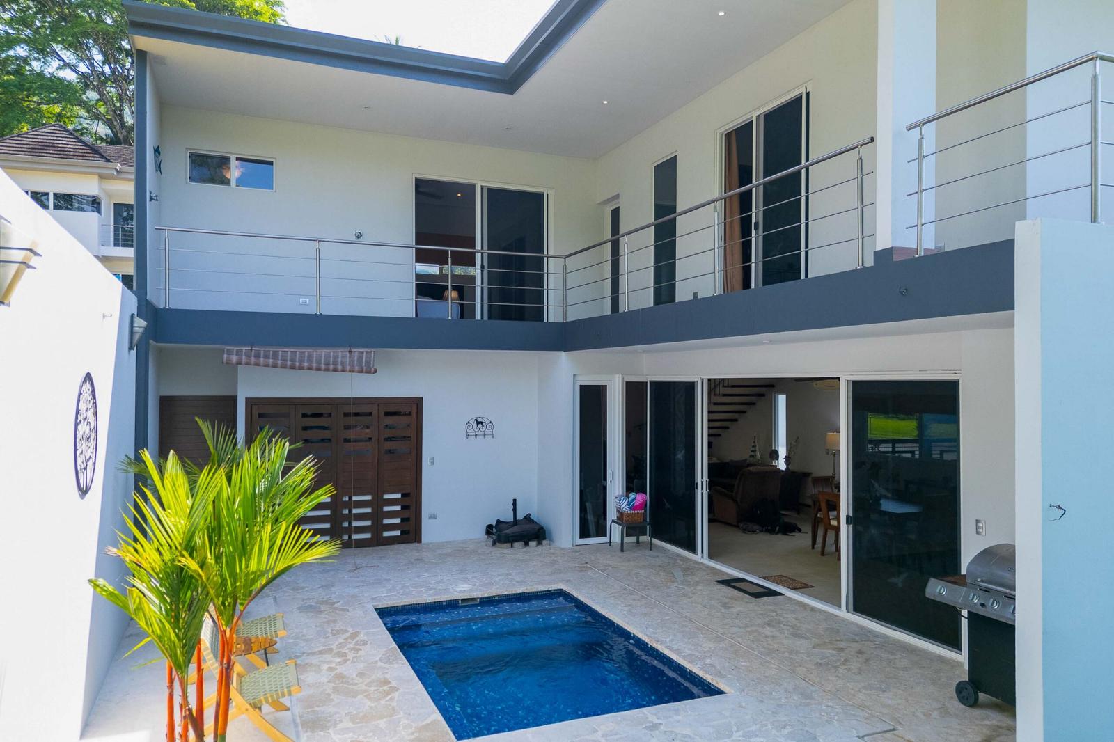 Walk to the Beach in Hermosa Villas! — photo 2