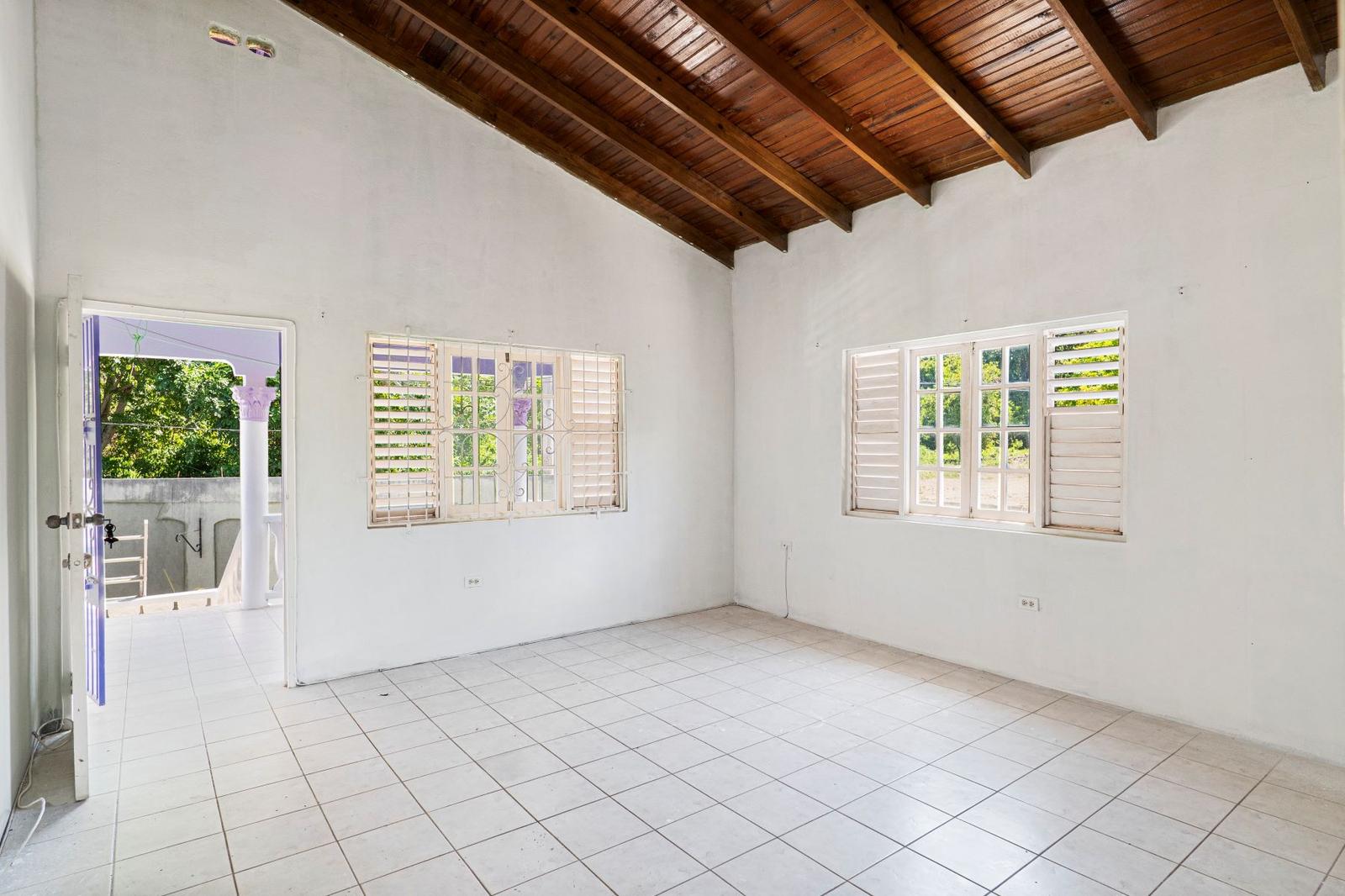 5 Bedroom Home for Sale, Exchange, Ocho Rios, Saint Ann, Jamaica — photo 5