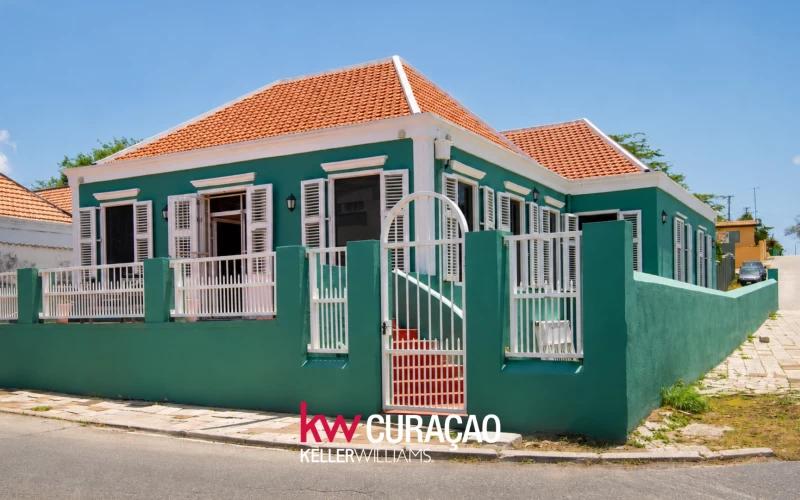 Beautiful Monument with Commercial Spaces in Otrobanda, Curaçao — photo 3
