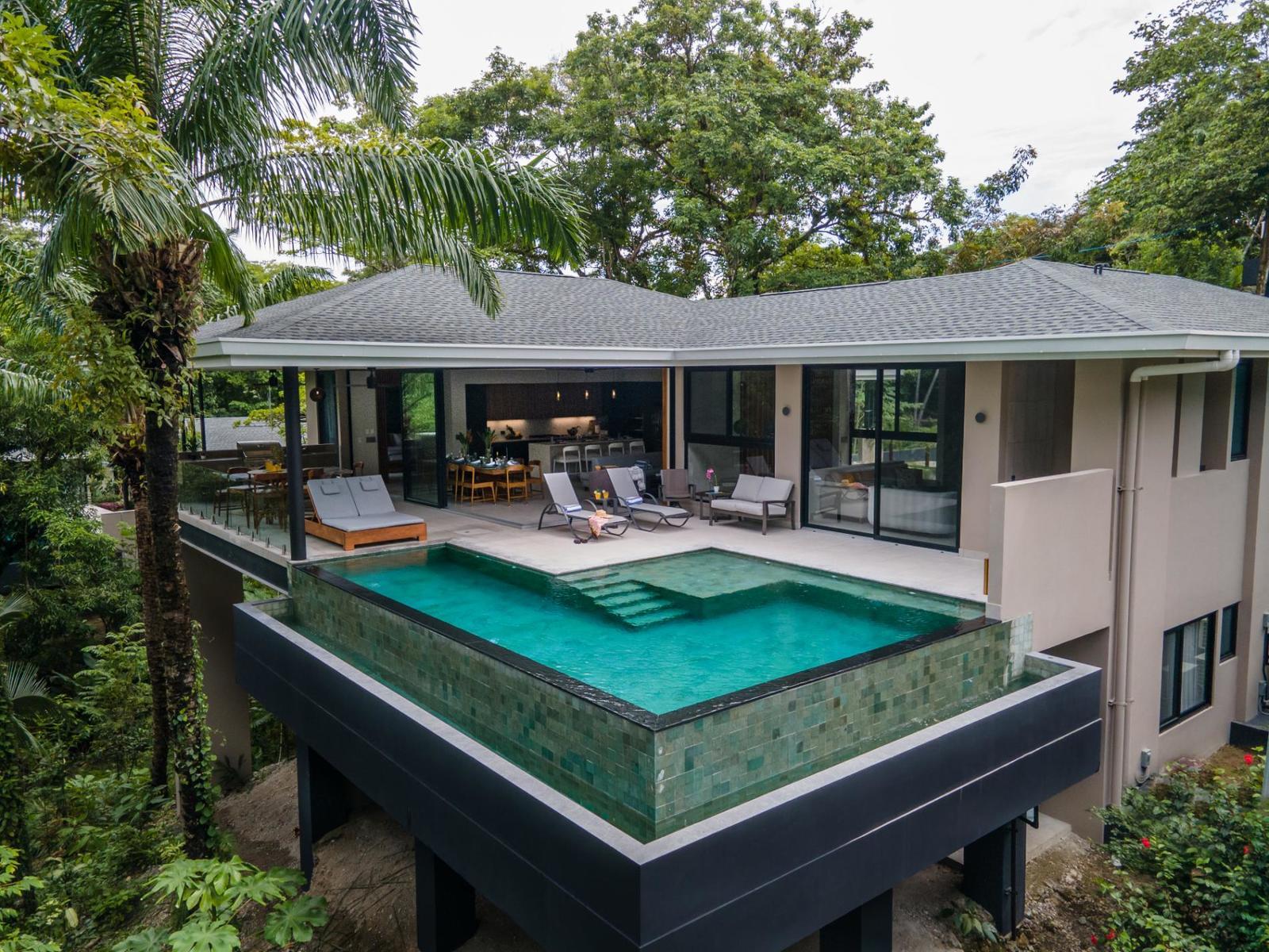5 Bedroom Luxury Home for Sale, La Reserva, Manuel Antonio / Quepos, Puntarenas, Costa Rica — photo 3