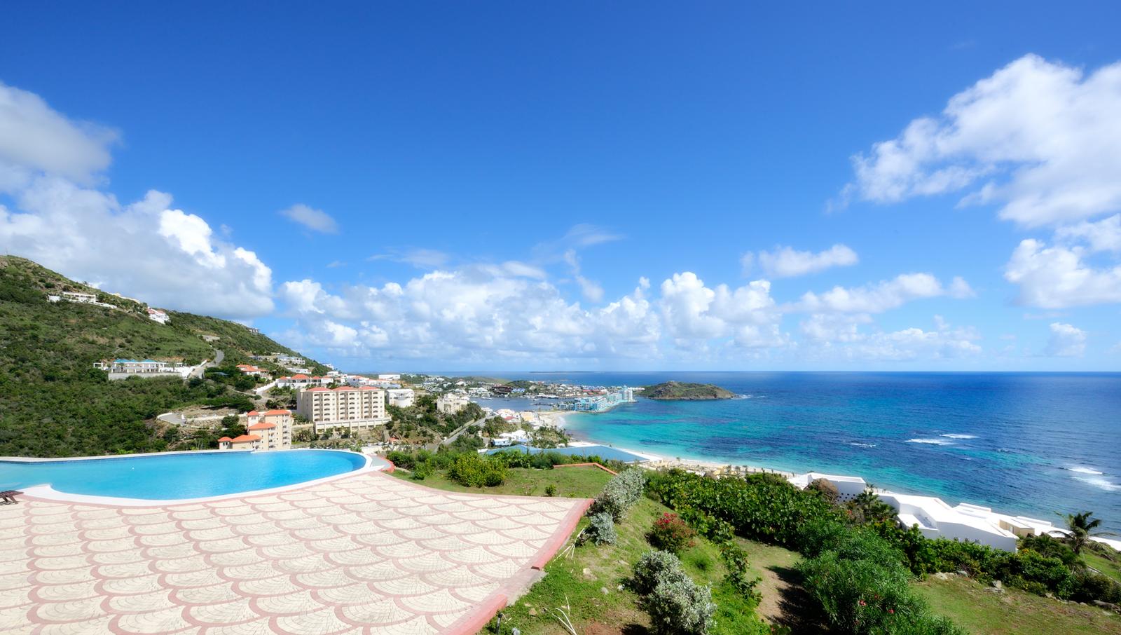 Atlantica Beach Club B-102, 2-bedroom condo in Dawn Beach — photo 1