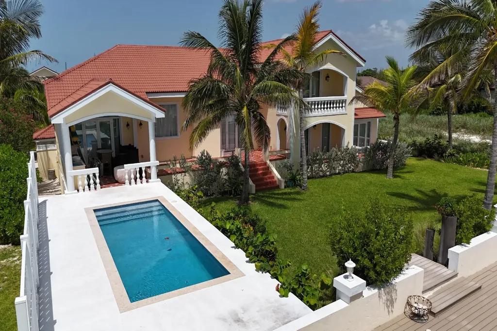 6-bedroom beachfront estate in Treasure Cay — photo 3