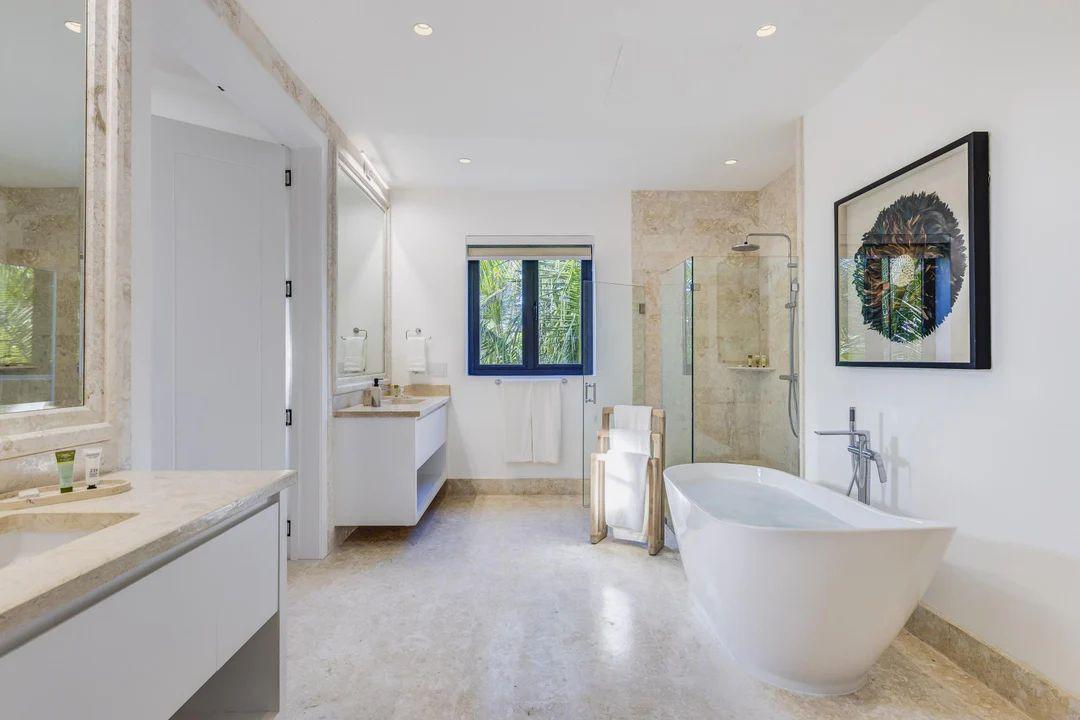 7-Bedroom Corales Villa with Golf Views & Private Beach Access — photo 4