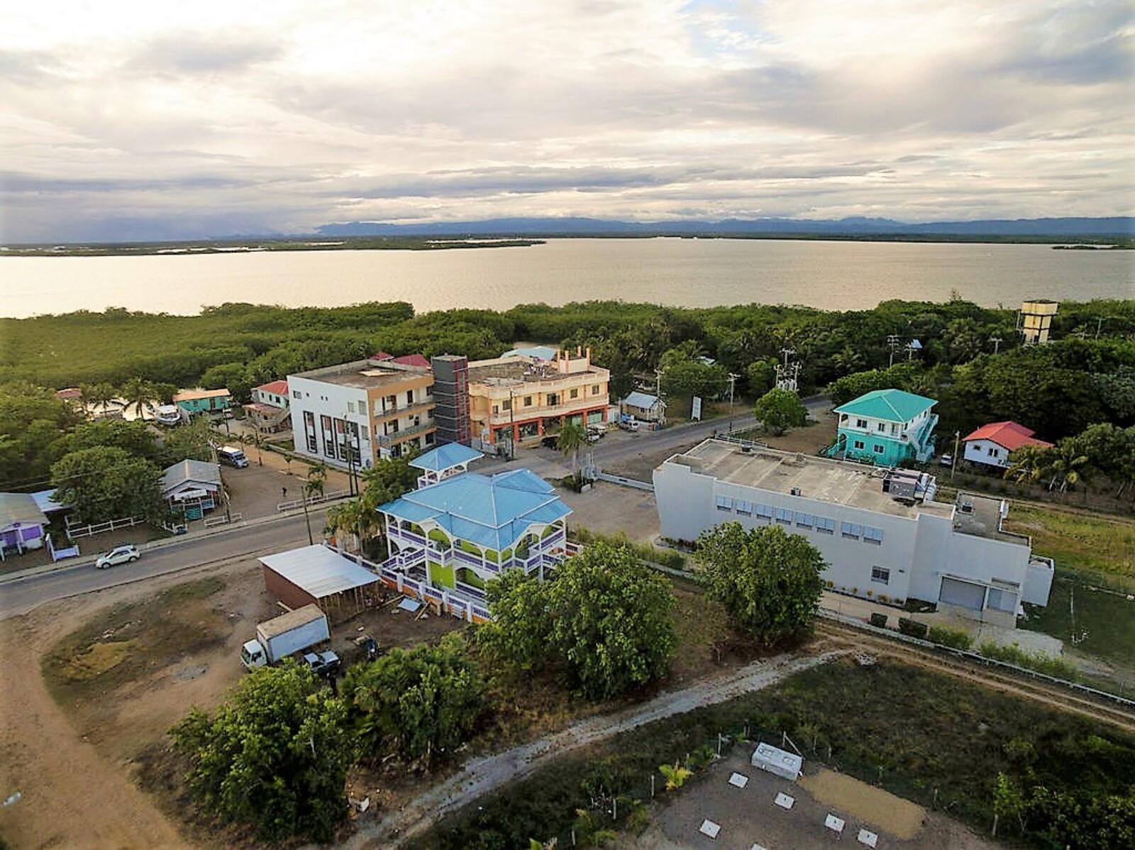 4-Bedroom Multi-Unit Income Property for Sale, Placencia Village, Belize — photo 1