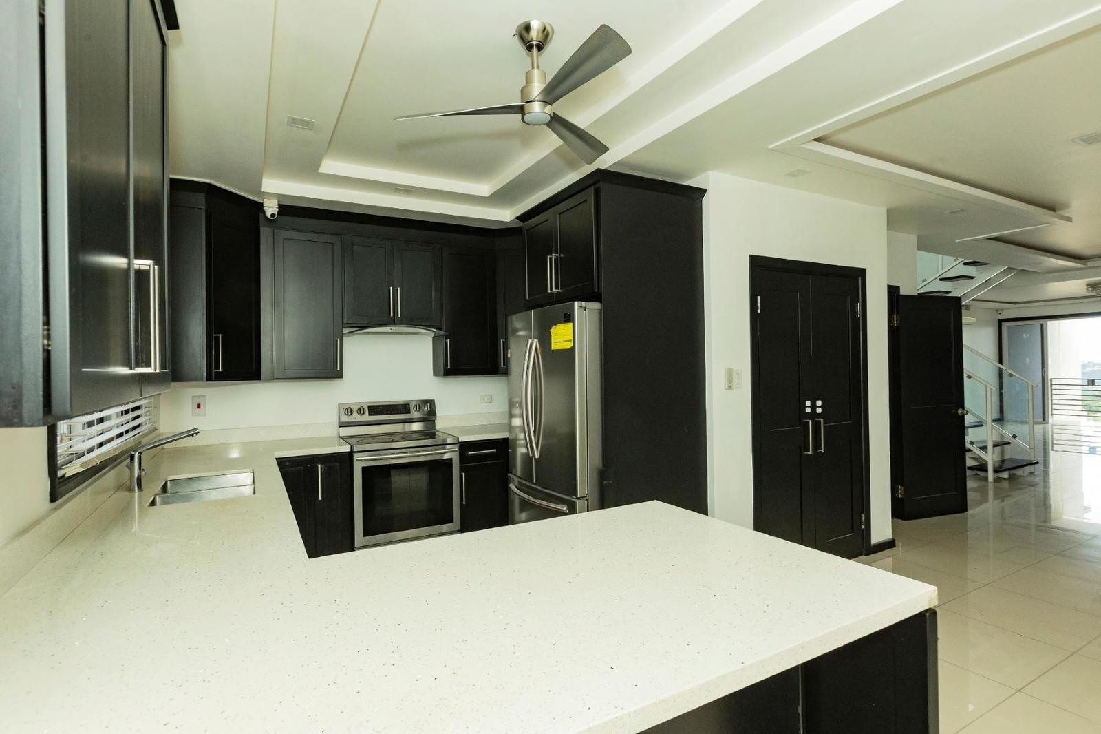 4 Bedroom Penthouse for Sale, The Linneman, Kingston, Jamaica — photo 5