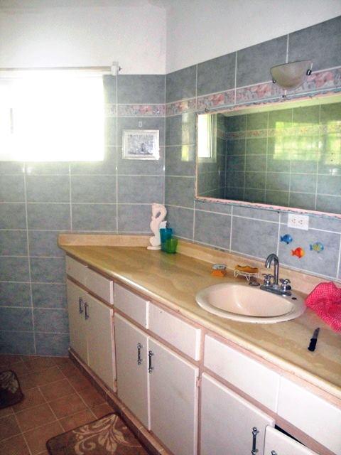 Fixer Upper 2 Bed — photo 2