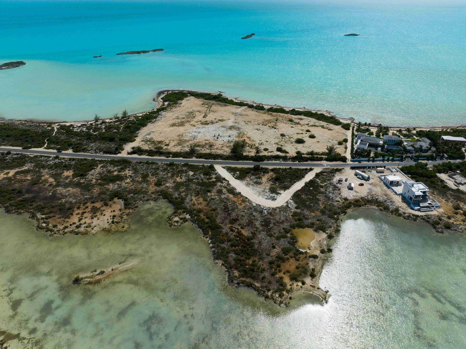 Stunning Waterfront Lot & Beach Access — photo 3
