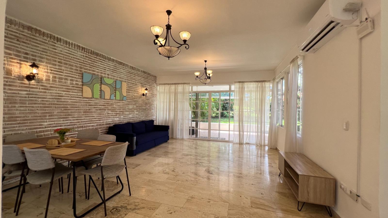Spacious Villa With Golf Course Views — photo 2