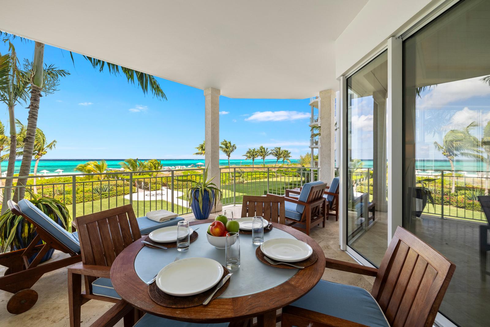 2-bedroom beachfront suite in West Bay Club, Grace Bay — photo 3